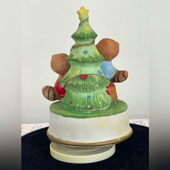 Vintage Christmas rotating music box || Christmas beavers around tree music box - Picture 5 of 10